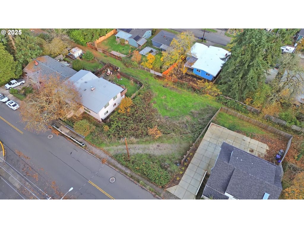 2279 City View St, Eugene, OR 97401