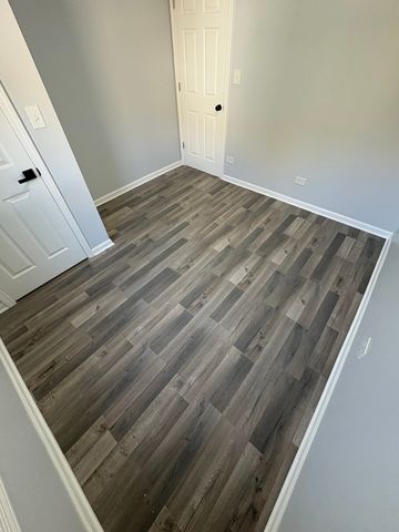 432 W 61st Place 2r, Chicago, IL 60621