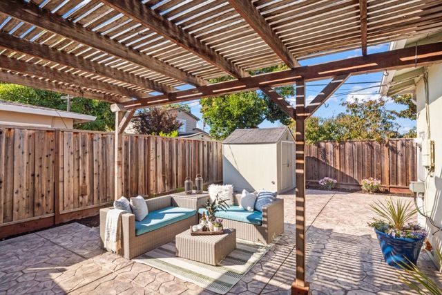 885 Coachella Avenue, Sunnyvale, CA 94085