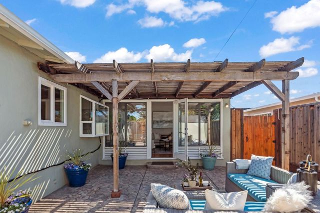 885 Coachella Avenue, Sunnyvale, CA 94085
