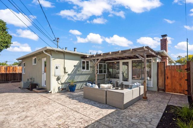 885 Coachella Avenue, Sunnyvale, CA 94085