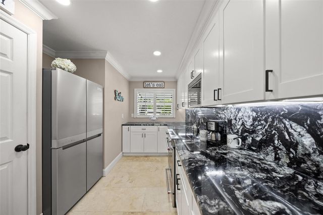 4660 OCEAN BOULEVARD F1, Sarasota, FL 34242