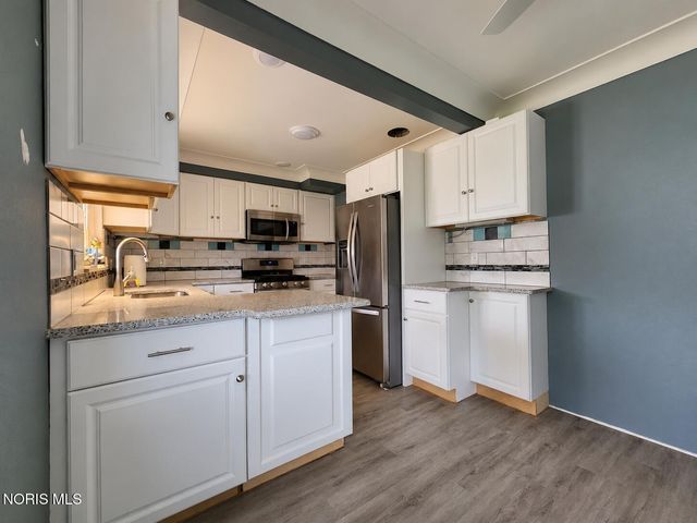 1528 Charmaine Drive, Toledo, OH 43614