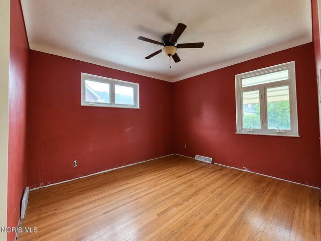 1528 Charmaine Drive, Toledo, OH 43614