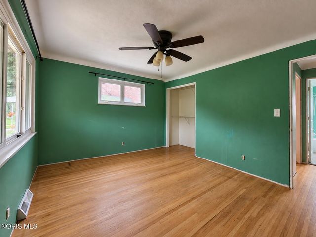 1528 Charmaine Drive, Toledo, OH 43614