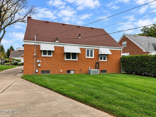 1528 Charmaine Drive, Toledo, OH 43614