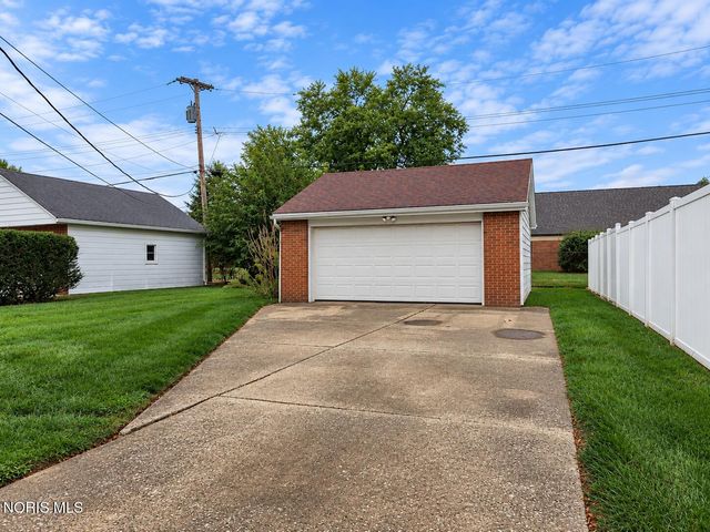 1528 Charmaine Drive, Toledo, OH 43614