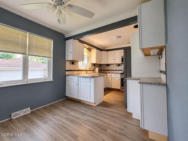 1528 Charmaine Drive, Toledo, OH 43614