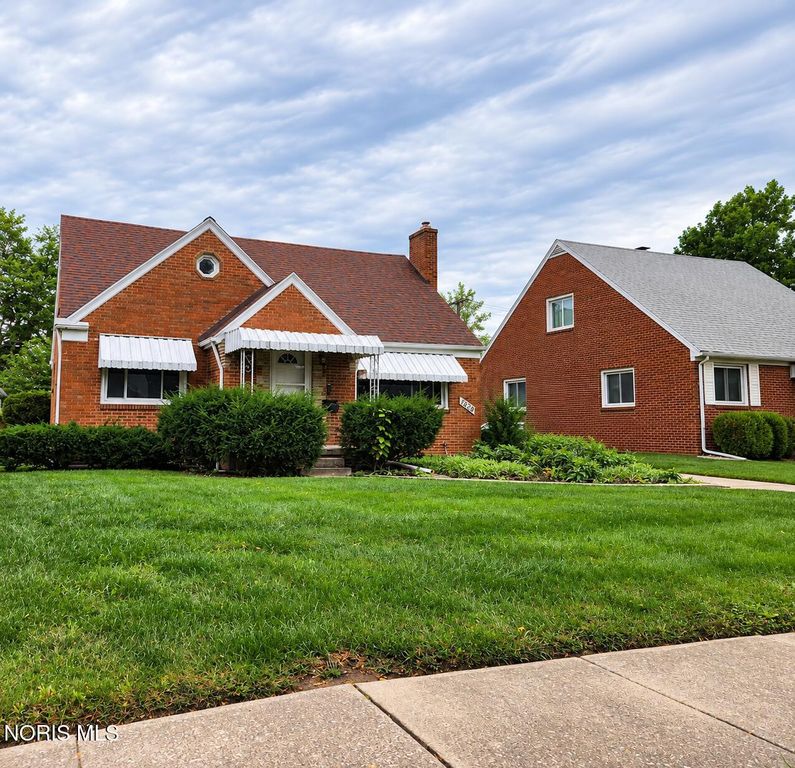 1528 Charmaine Drive, Toledo, OH 43614
