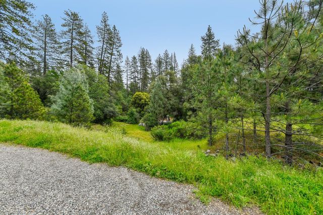 1017 Utah Dr, Placerville, CA 95667