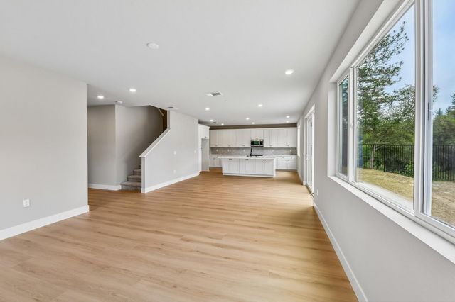 1017 Utah Dr, Placerville, CA 95667