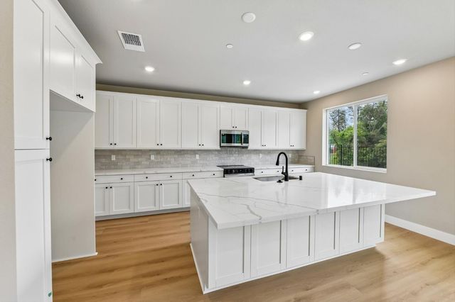 1017 Utah Dr, Placerville, CA 95667