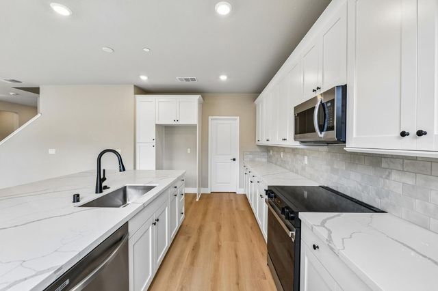 1017 Utah Dr, Placerville, CA 95667