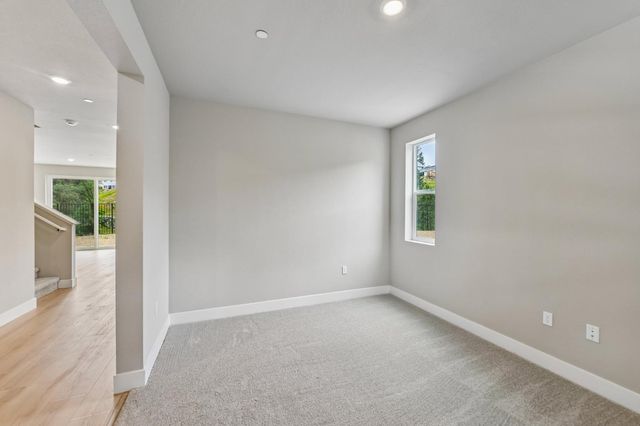 1017 Utah Dr, Placerville, CA 95667