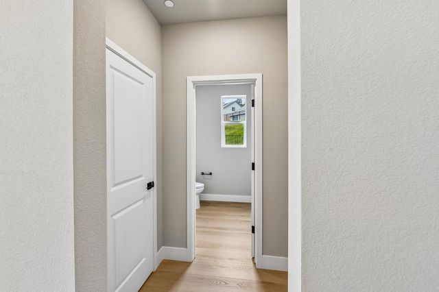 1017 Utah Dr, Placerville, CA 95667