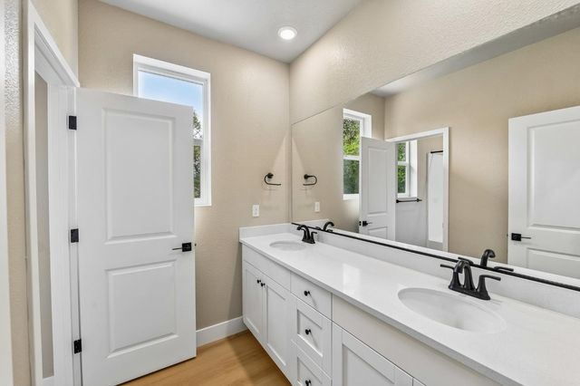 1017 Utah Dr, Placerville, CA 95667