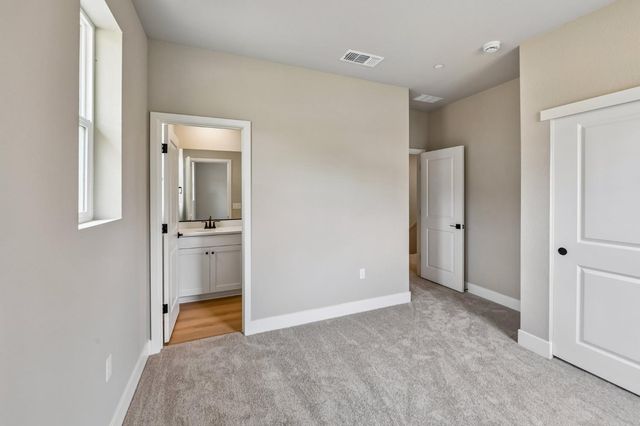 1017 Utah Dr, Placerville, CA 95667