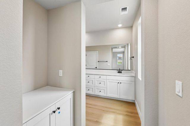1017 Utah Dr, Placerville, CA 95667