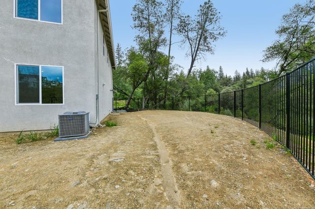 1017 Utah Dr, Placerville, CA 95667