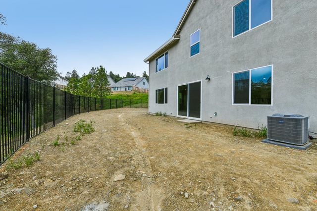1017 Utah Dr, Placerville, CA 95667
