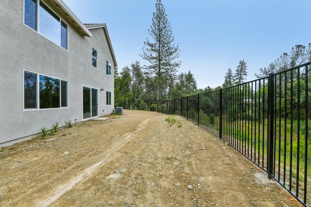 1017 Utah Dr, Placerville, CA 95667