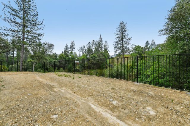 1017 Utah Dr, Placerville, CA 95667