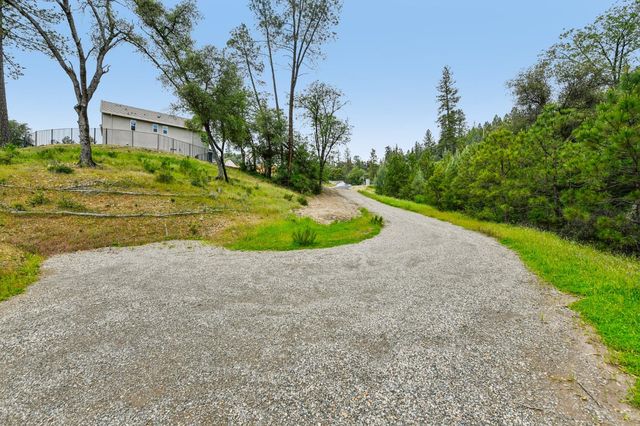 1017 Utah Dr, Placerville, CA 95667