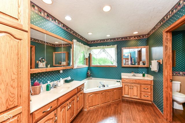 10261 N State Road 37, Elwood, IN 46036