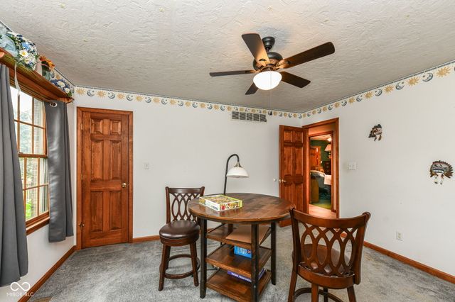 10261 N State Road 37, Elwood, IN 46036