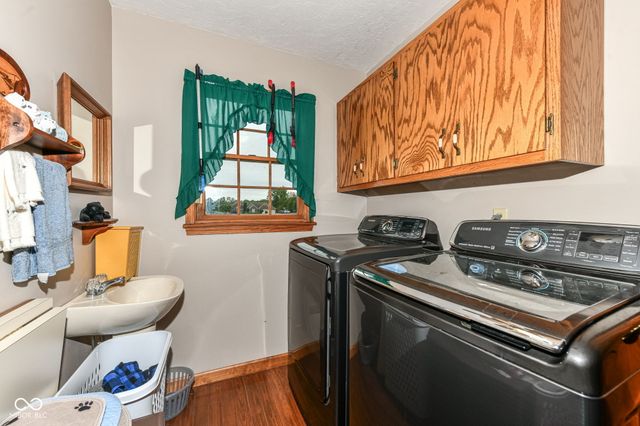 10261 N State Road 37, Elwood, IN 46036