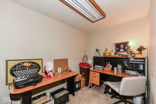 10261 N State Road 37, Elwood, IN 46036
