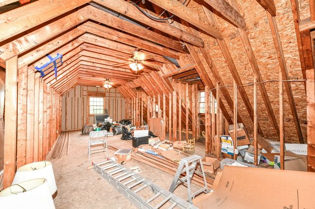10261 N State Road 37, Elwood, IN 46036