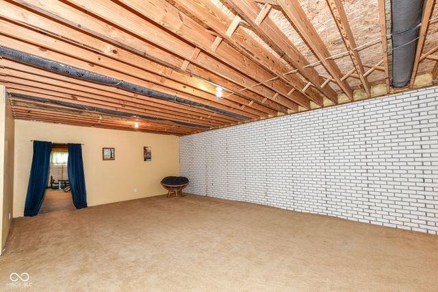 10261 N State Road 37, Elwood, IN 46036