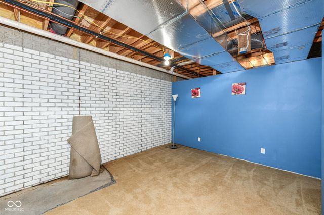 10261 N State Road 37, Elwood, IN 46036