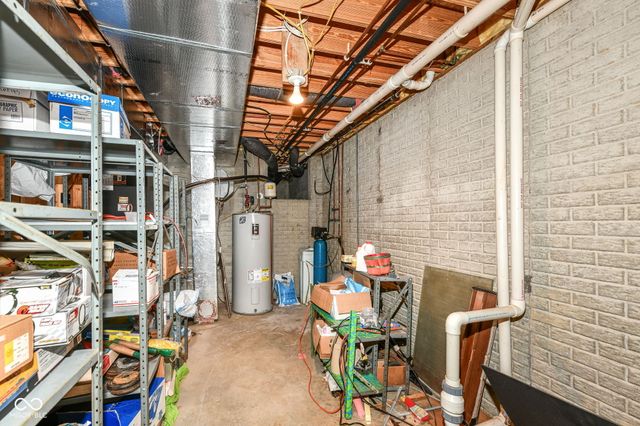 10261 N State Road 37, Elwood, IN 46036