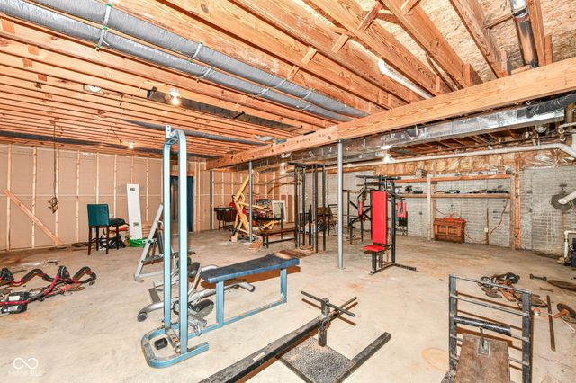 10261 N State Road 37, Elwood, IN 46036