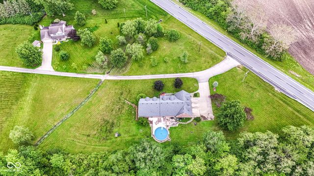 10261 N State Road 37, Elwood, IN 46036
