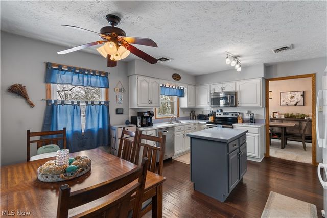 295 High Point Drive, Wadsworth, OH 44281