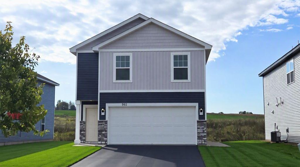 961 Stone Creek Drive, Jordan, MN 55352 — exterior