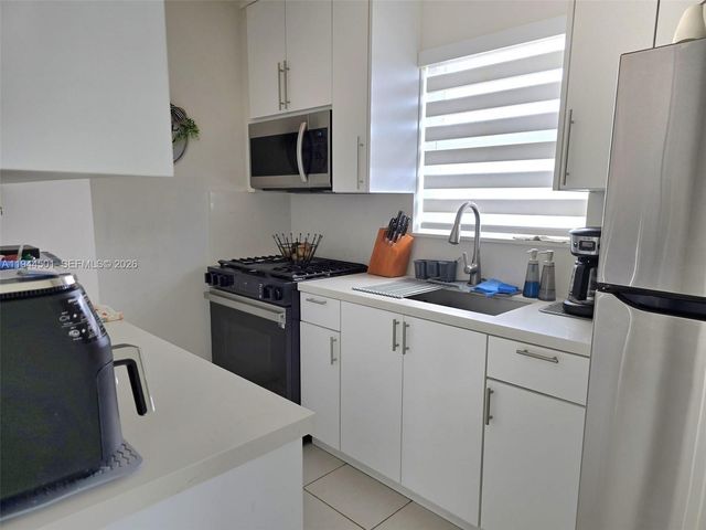 1265 W 24th St 201, Hialeah, FL 33010
