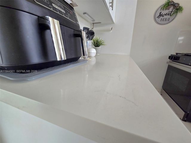 1265 W 24th St 201, Hialeah, FL 33010