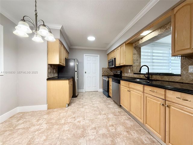 216 SE 5th St, Dania Beach, FL 33004