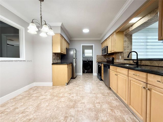 216 SE 5th St, Dania Beach, FL 33004