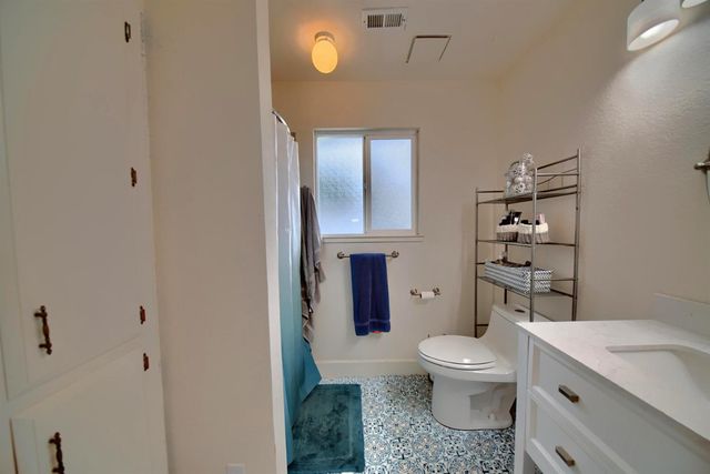 3904 Dragoo Park Dr, Modesto, CA 95356