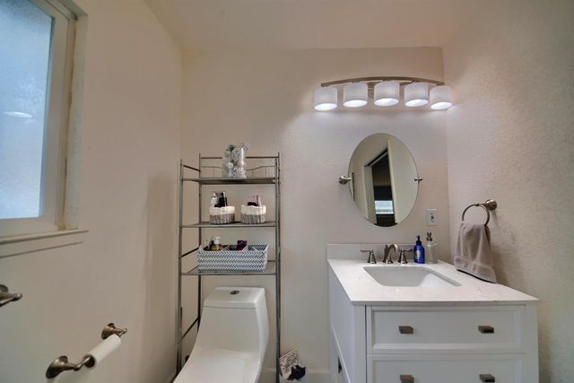 3904 Dragoo Park Dr, Modesto, CA 95356