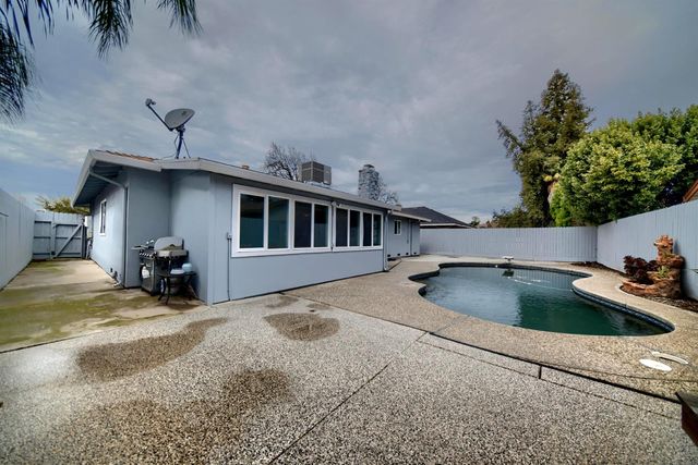 3904 Dragoo Park Dr, Modesto, CA 95356