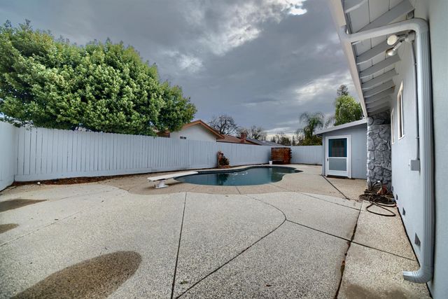 3904 Dragoo Park Dr, Modesto, CA 95356