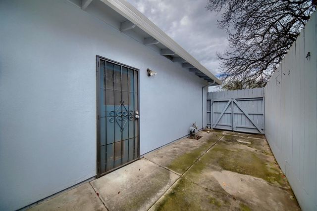 3904 Dragoo Park Dr, Modesto, CA 95356