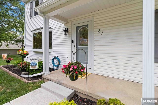 37 Rolling Ridge Road, West Milford, NJ 07480