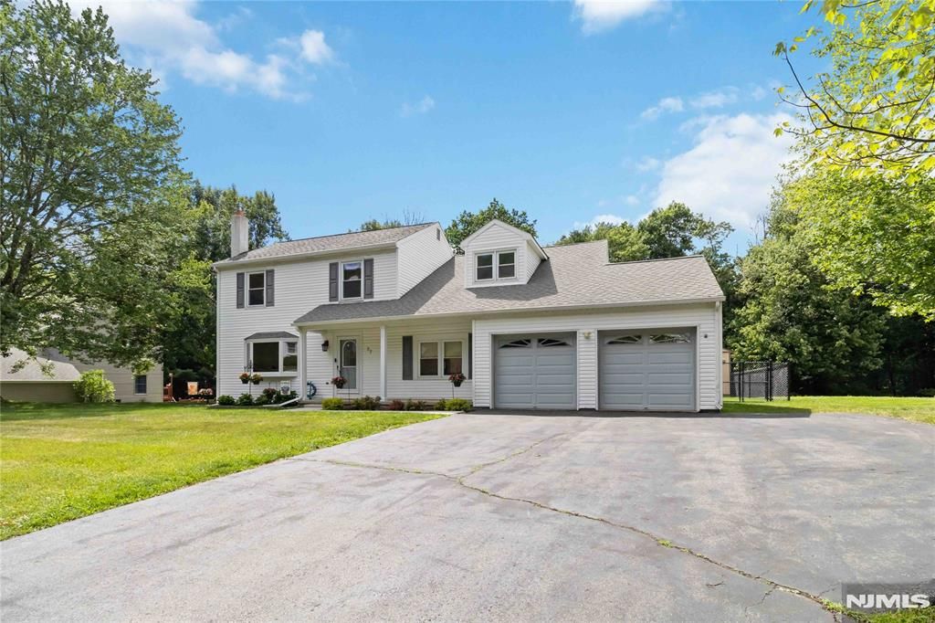 37 Rolling Ridge Road, West Milford, NJ 07480